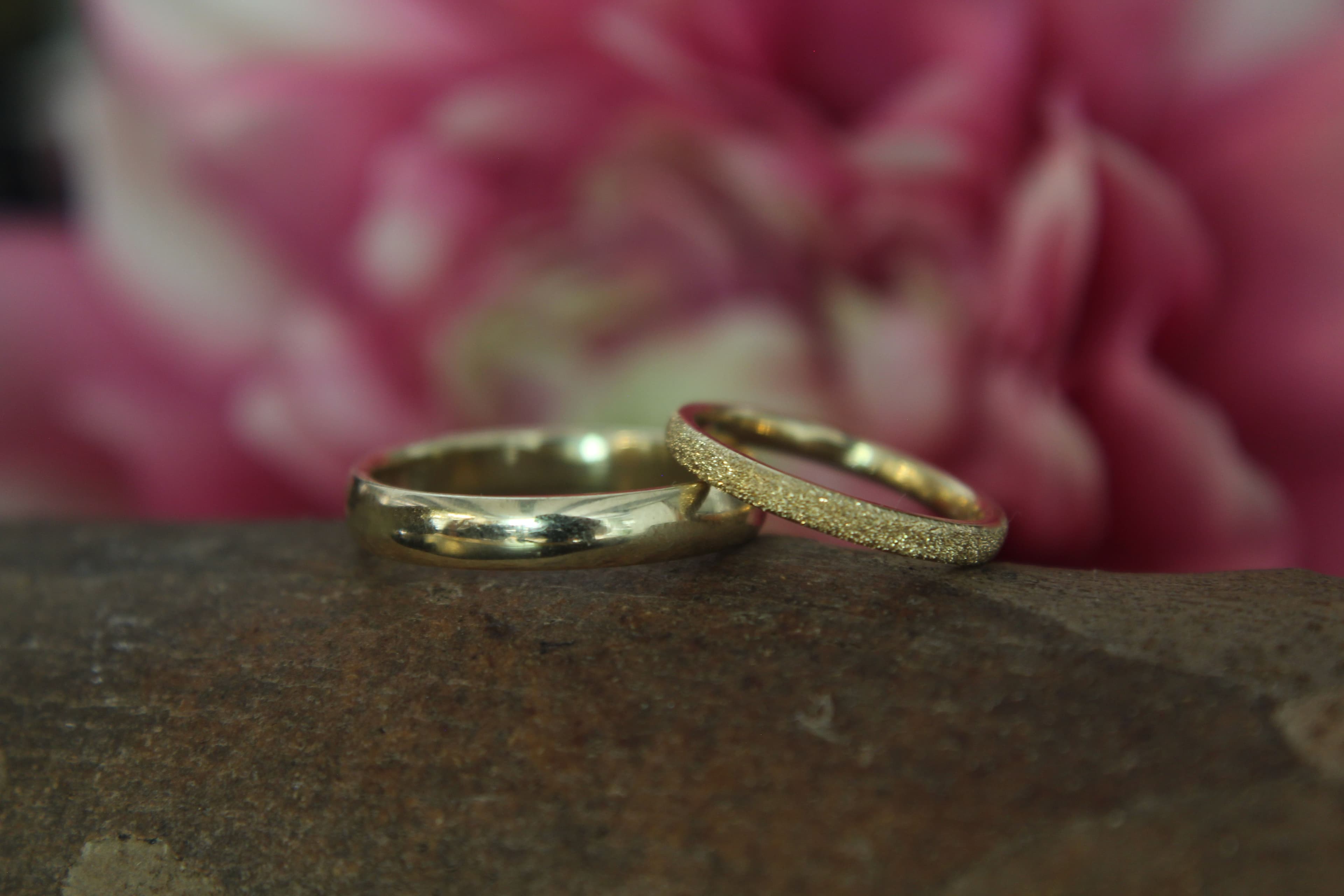 Gouden trouwringen gemaakt tijdens workshop.