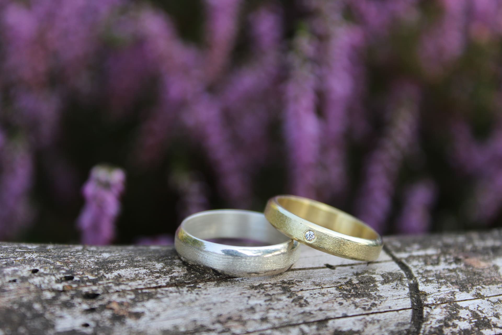 Trouwringen gediamanteerd